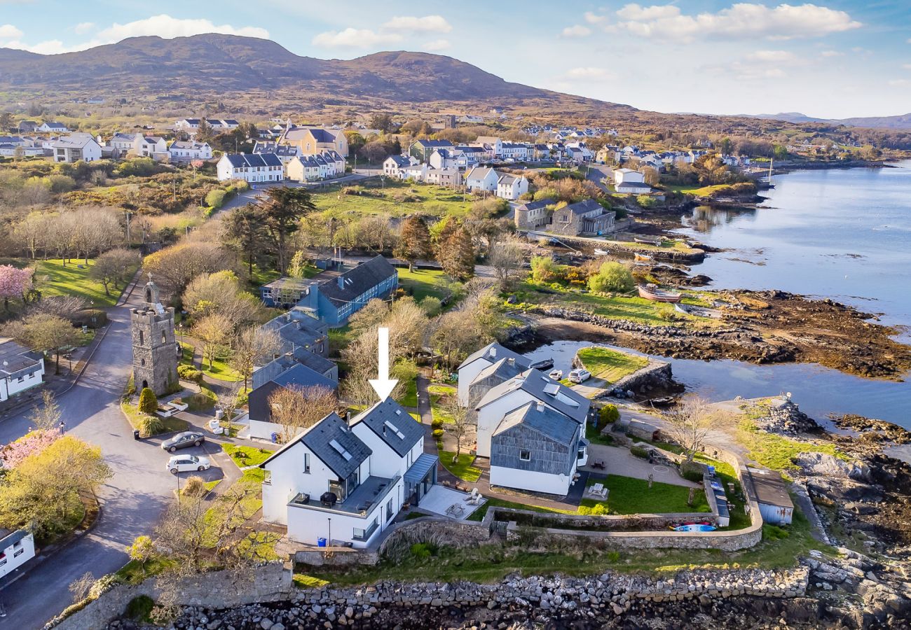 House in Roundstone - West Haven A Coastal Retreat in the Heart of Roundstone