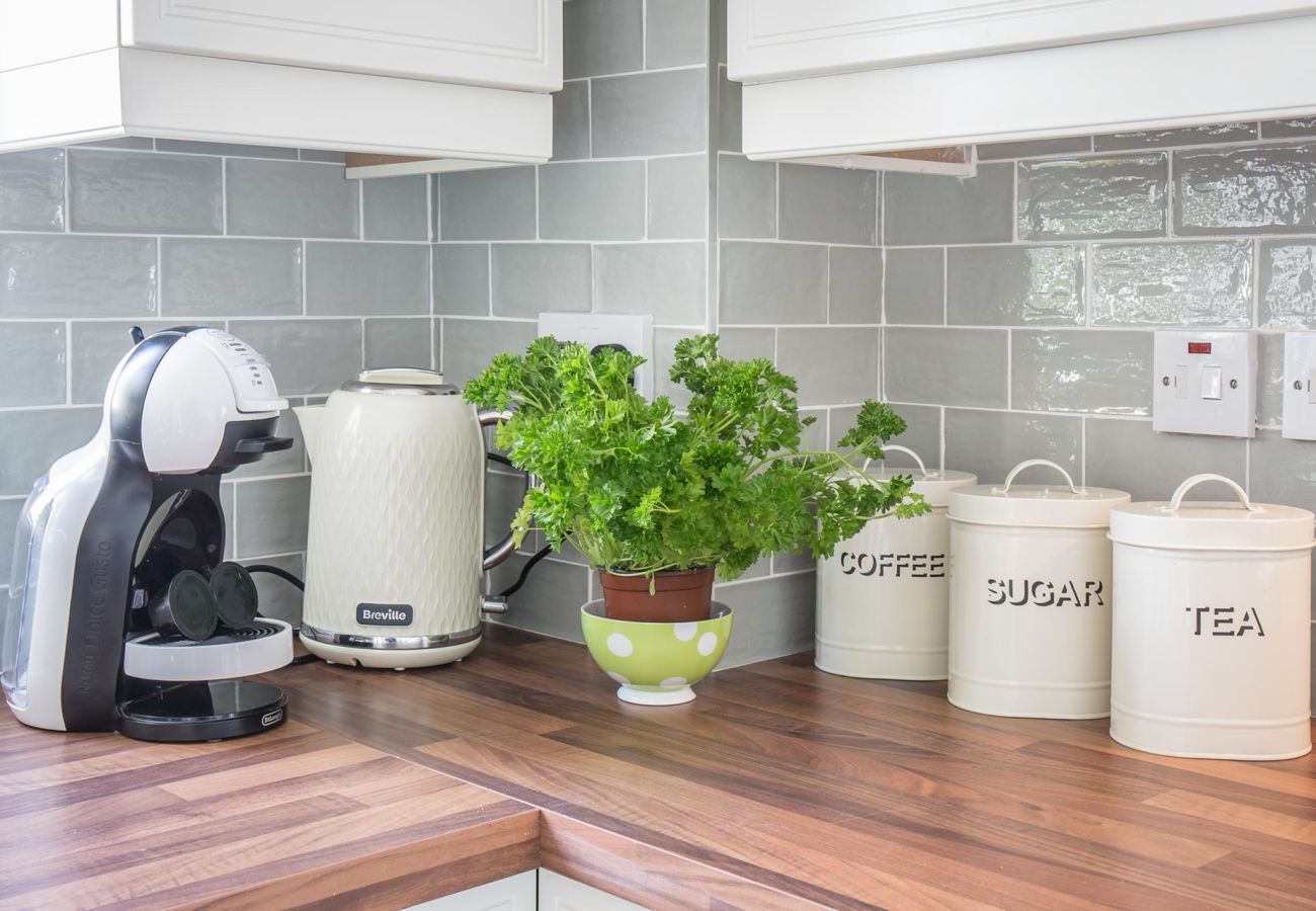 Apartment in Clifden - Pink Blossom