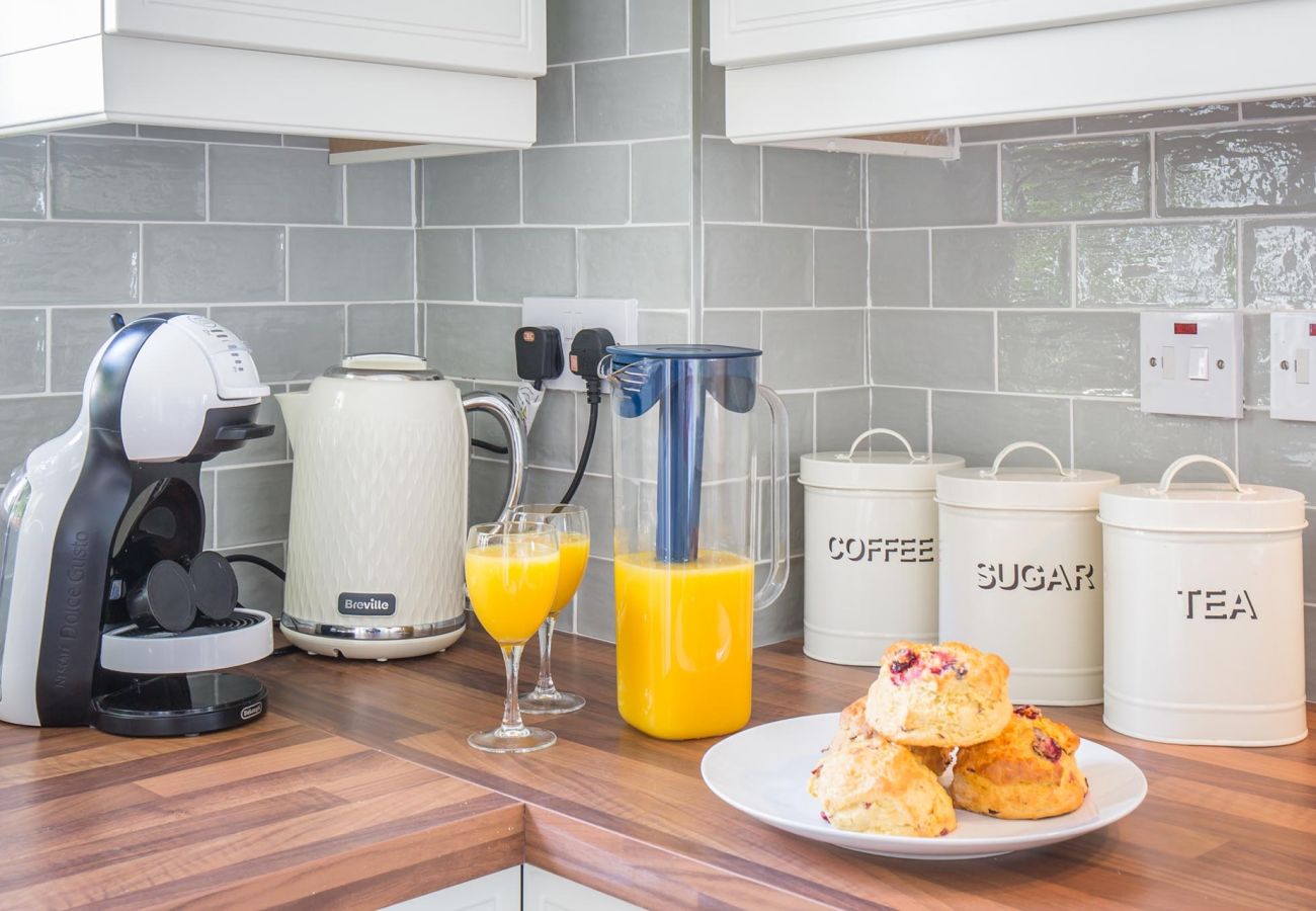 Apartment in Clifden - Pink Blossom
