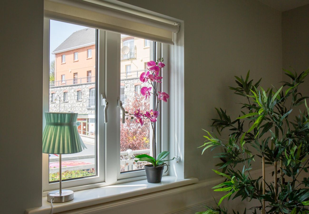 Apartment in Clifden - Pink Blossom