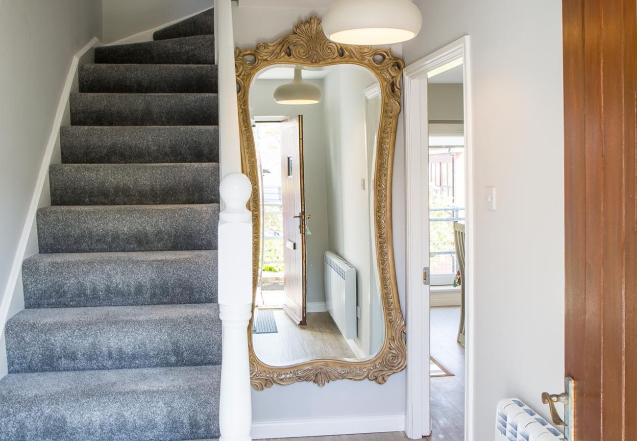 Apartment in Clifden - Pink Blossom