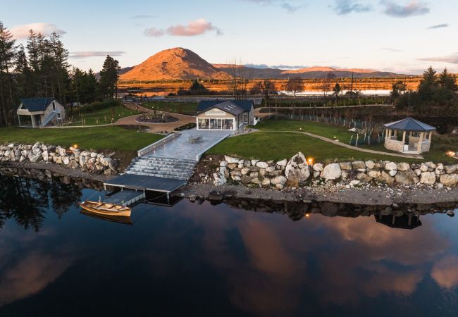 Cottage in Maam cross - Lake Cottage