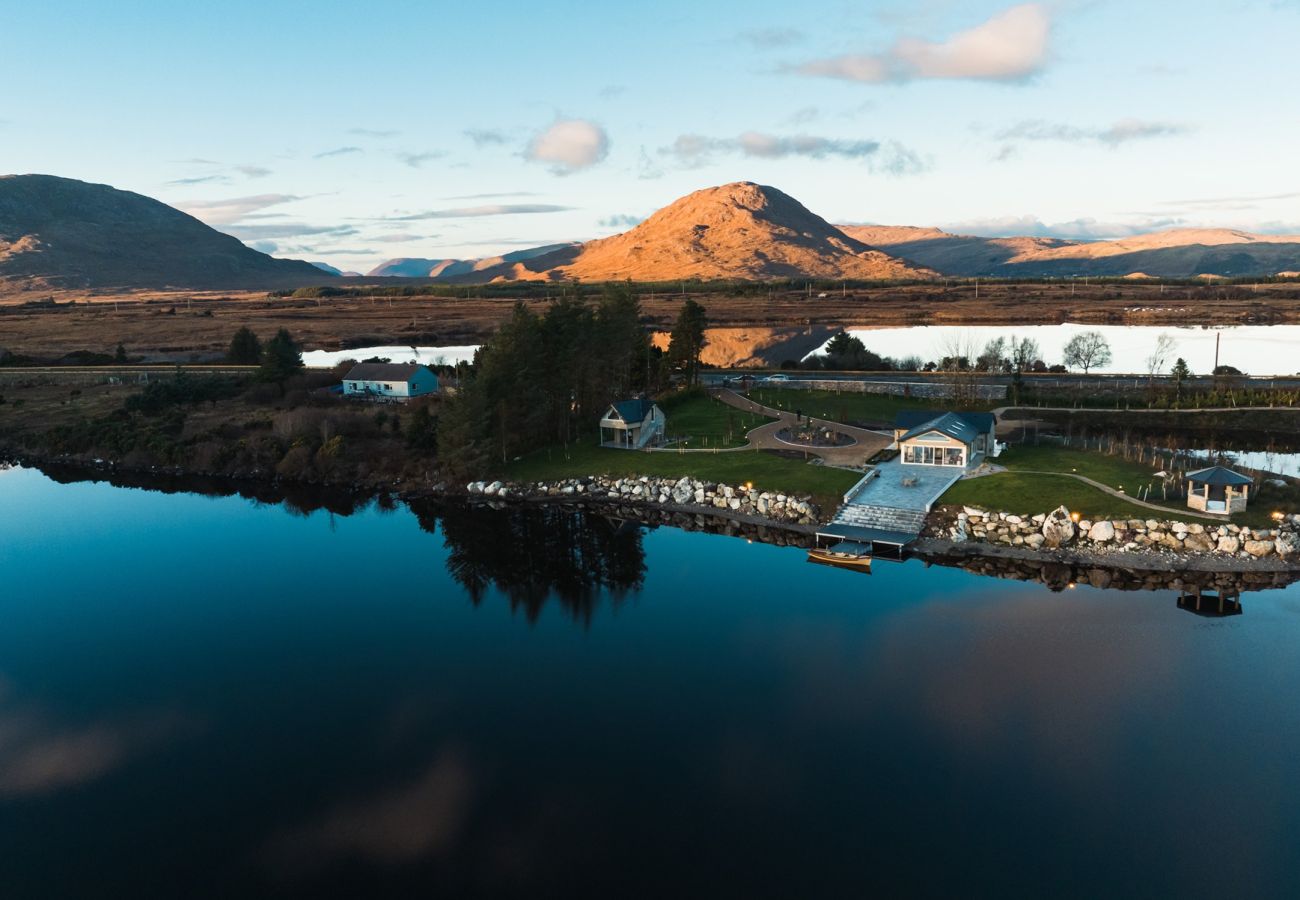 Cottage in Maam cross - Lake Cottage