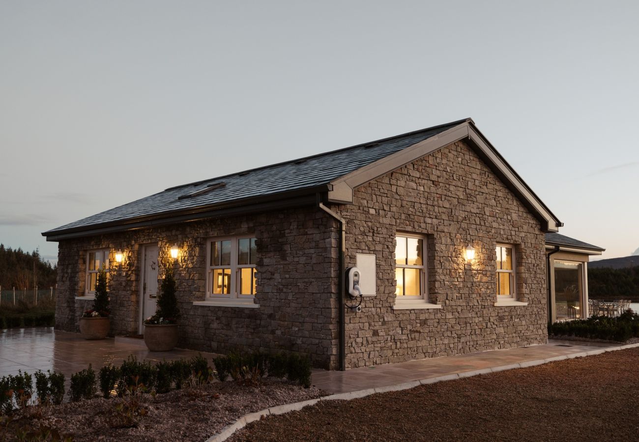 Cottage in Maam cross - Lake Cottage