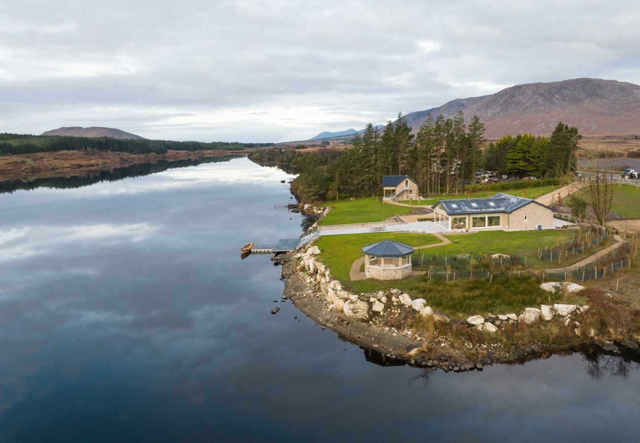 Cottage in Maam cross - Lake Cottage