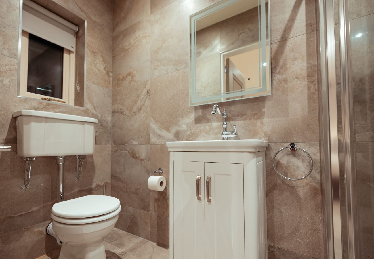 Cottage in Maam cross - Lake Cottage