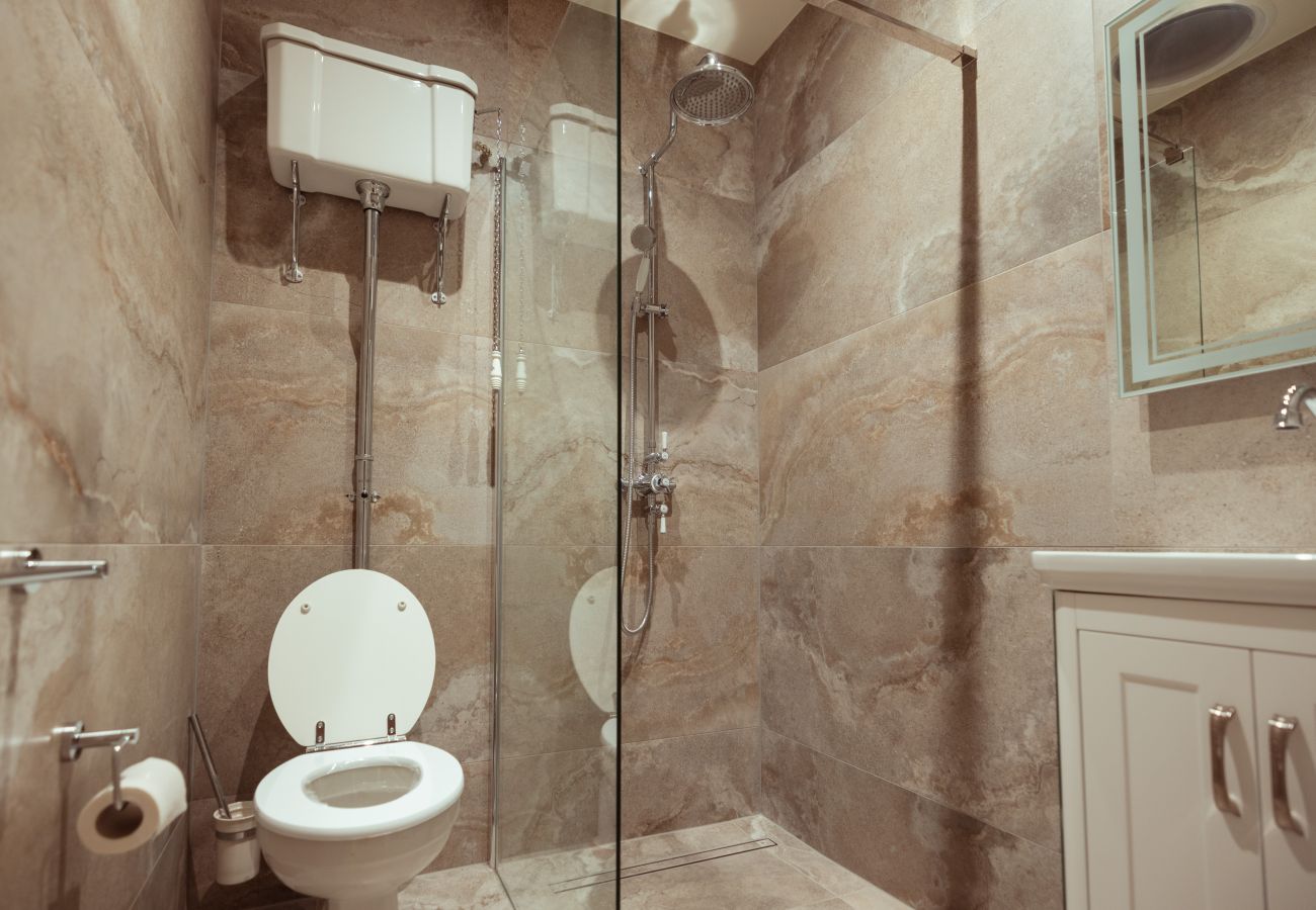 Cottage in Maam cross - Lake Cottage