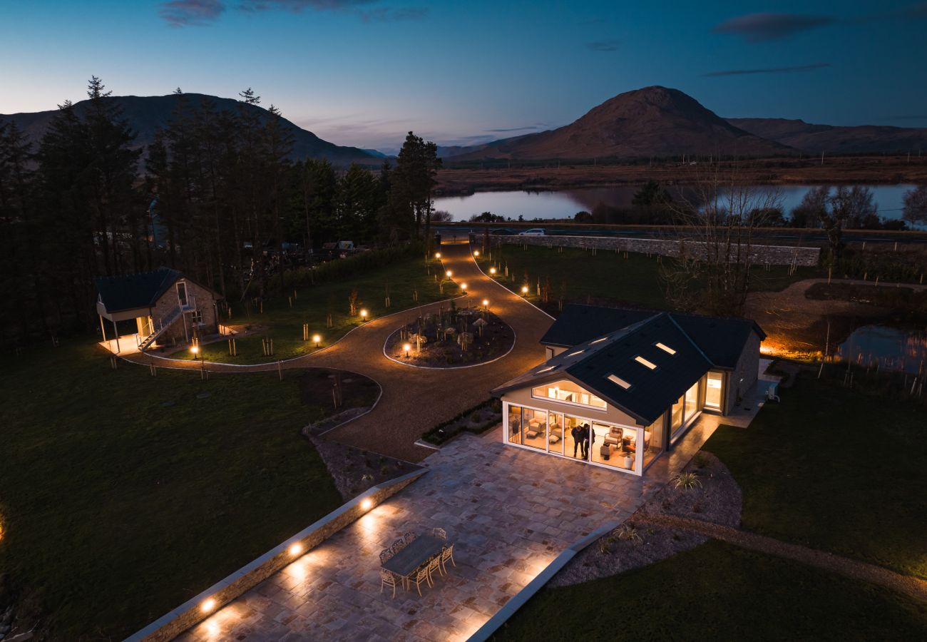 Cottage in Maam cross - Lake Cottage