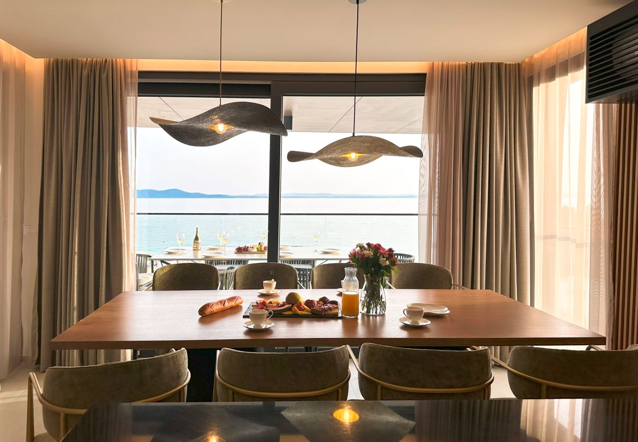 Apartment in Zadar - Beautiful apartment right by the sea with a view