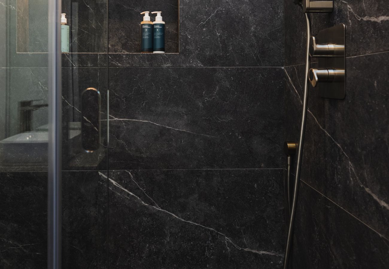 Cottage in Roundstone - Bog Cotton Luxury Cottage - Within The Village