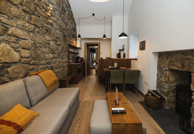 Cottage in Roundstone - Bracken Luxury Cottage - Within The Village 