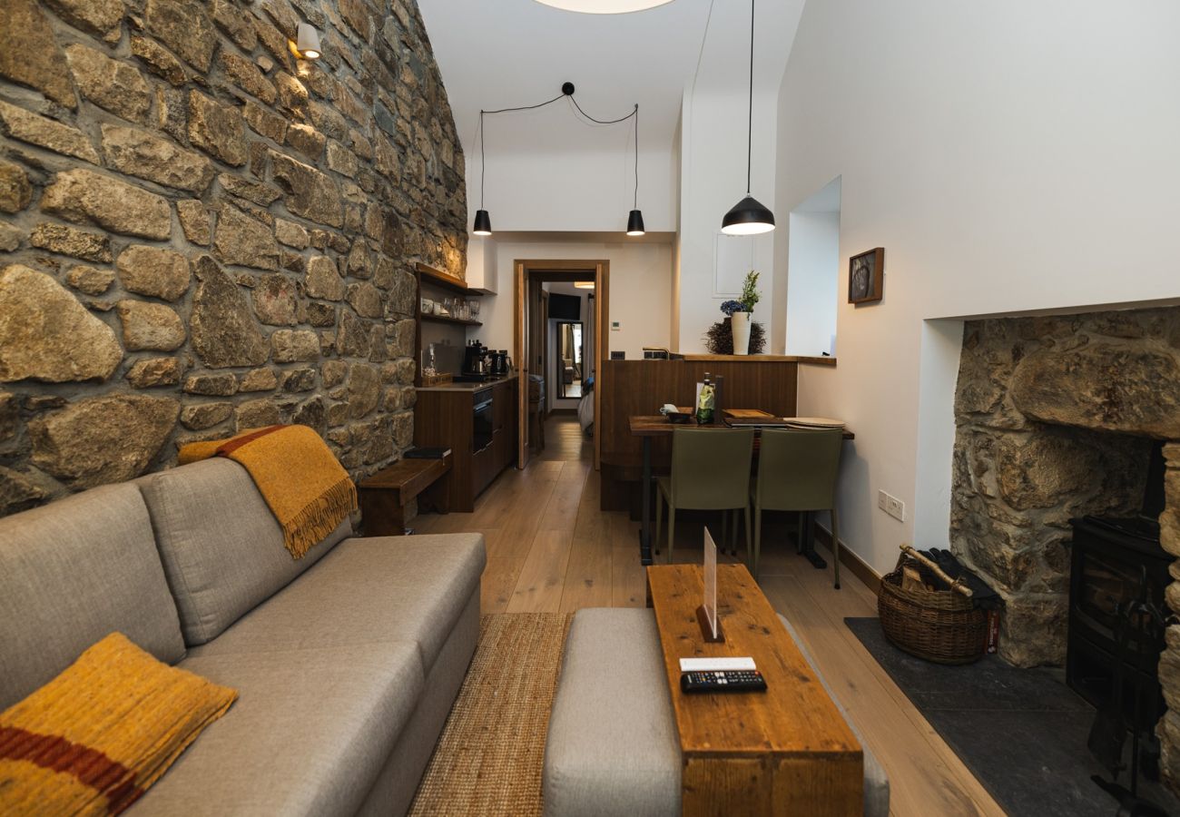 Cottage in Roundstone - Bracken Luxury Cottage - Within The Village 