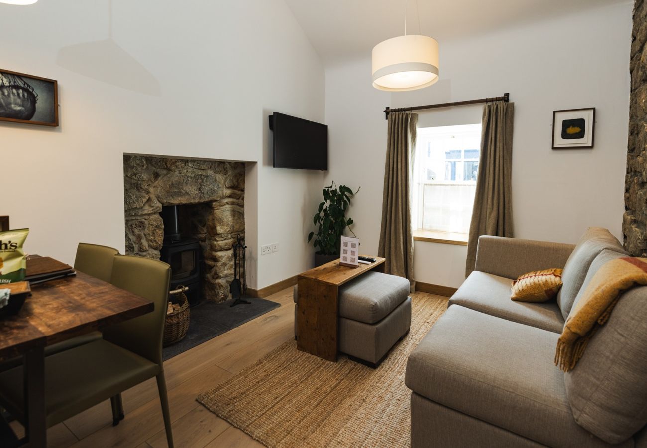 Cottage in Roundstone - Bracken Luxury Cottage - Within The Village 