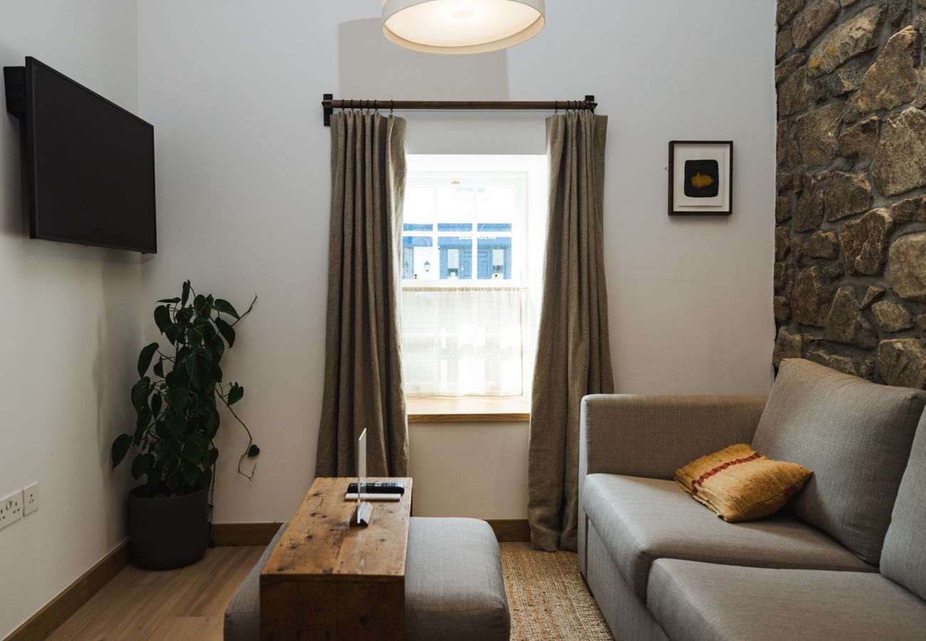 Cottage in Roundstone - Bracken Luxury Cottage - Within The Village 