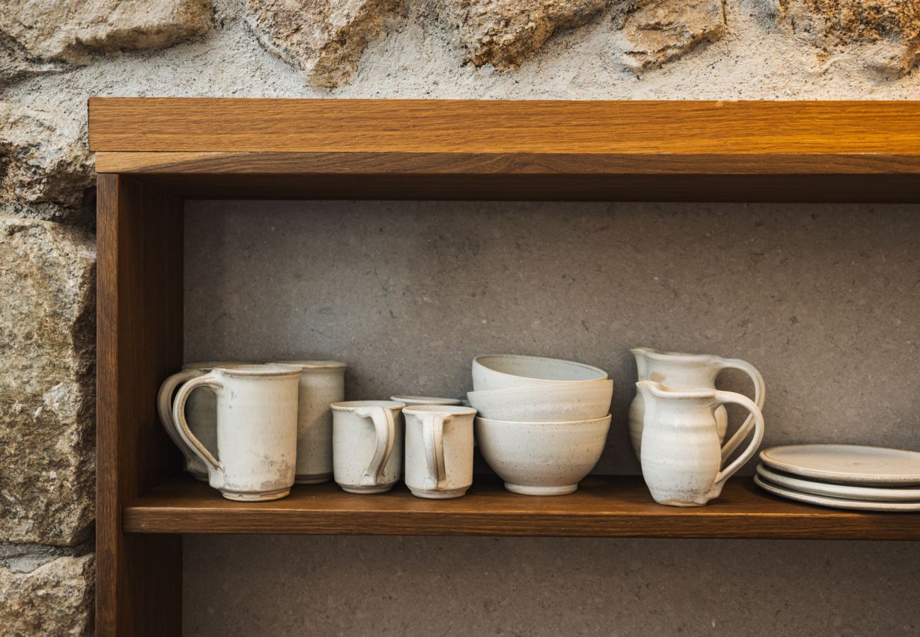 Cottage in Roundstone - Bracken Luxury Cottage - Within The Village 