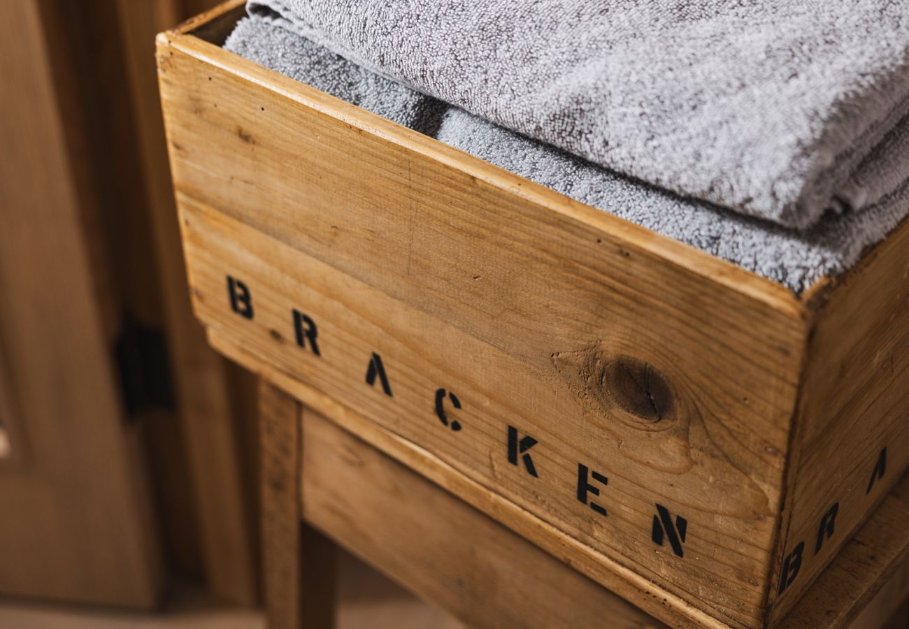 Cottage in Roundstone - Bracken Luxury Cottage - Within The Village 