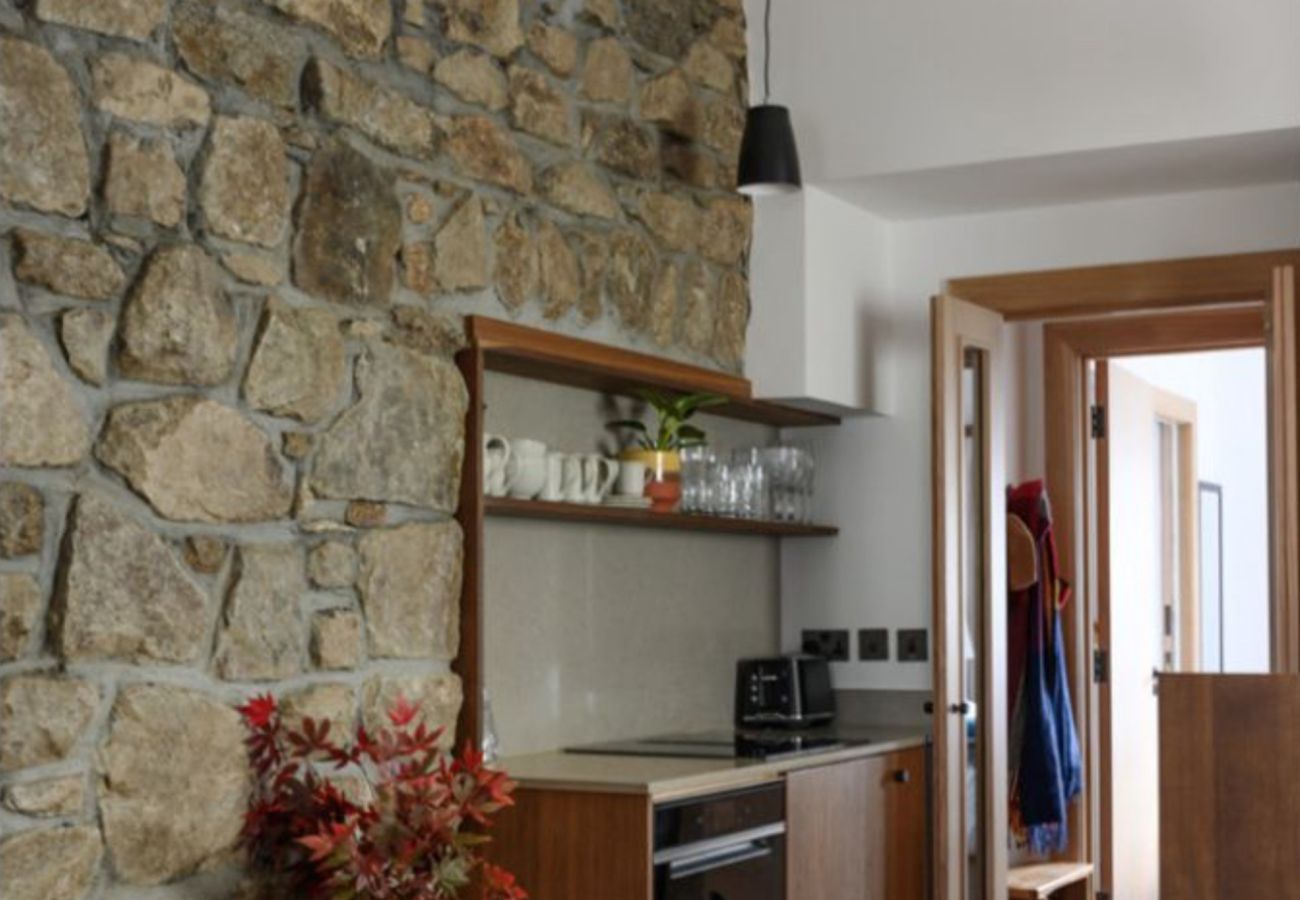 Cottage in Roundstone - Bracken Luxury Cottage - Within The Village 