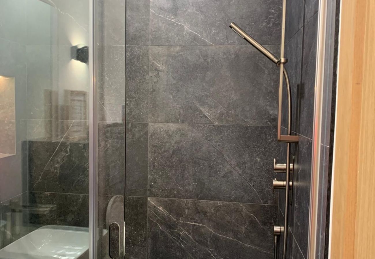 Terraced House in Roundstone - Kelp Luxury Cottage - Within The Village