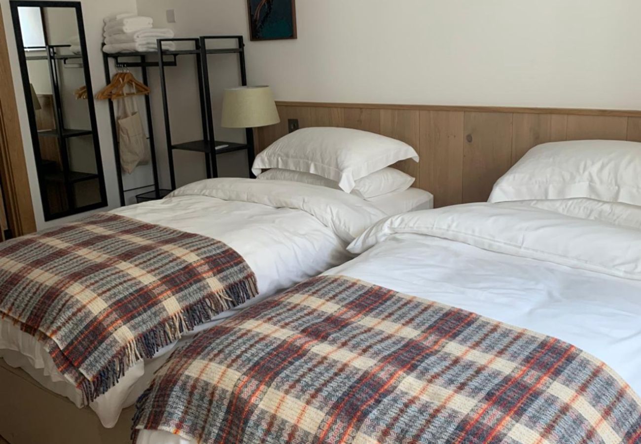 Terraced House in Roundstone - Kelp Luxury Cottage - Within The Village