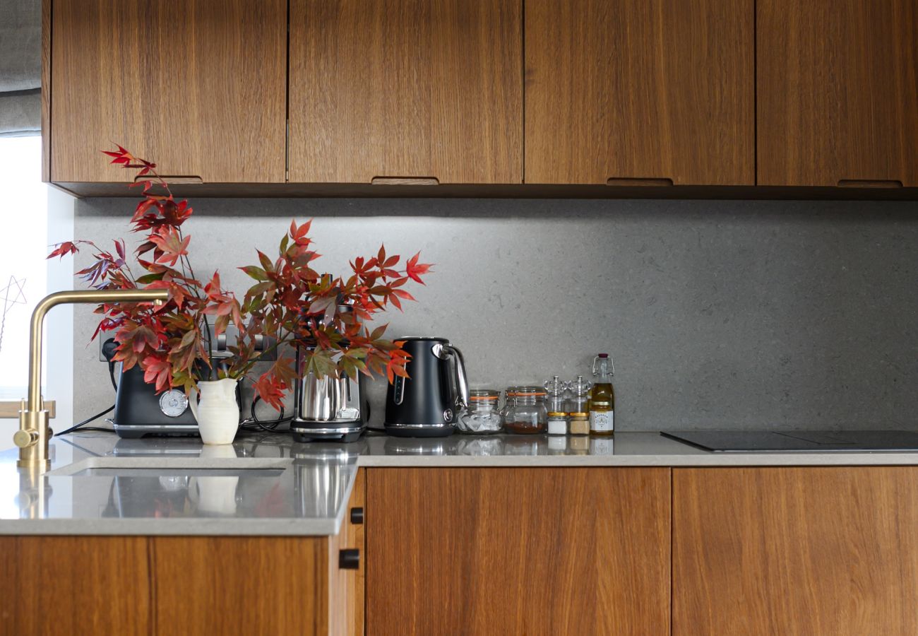 Terraced House in Roundstone - Kelp Luxury Cottage - Within The Village