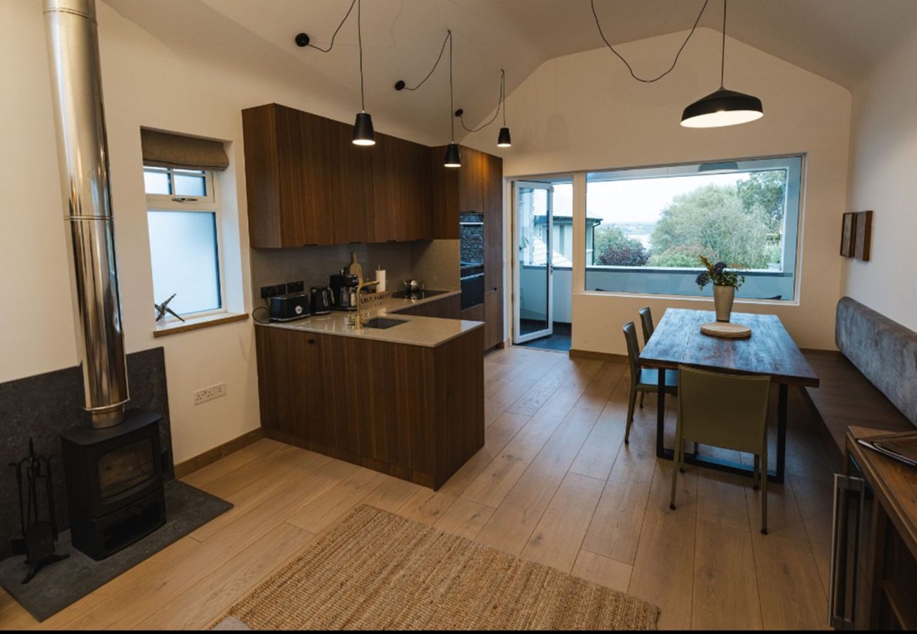 Terraced House in Roundstone - Kelp Luxury Cottage - Within The Village