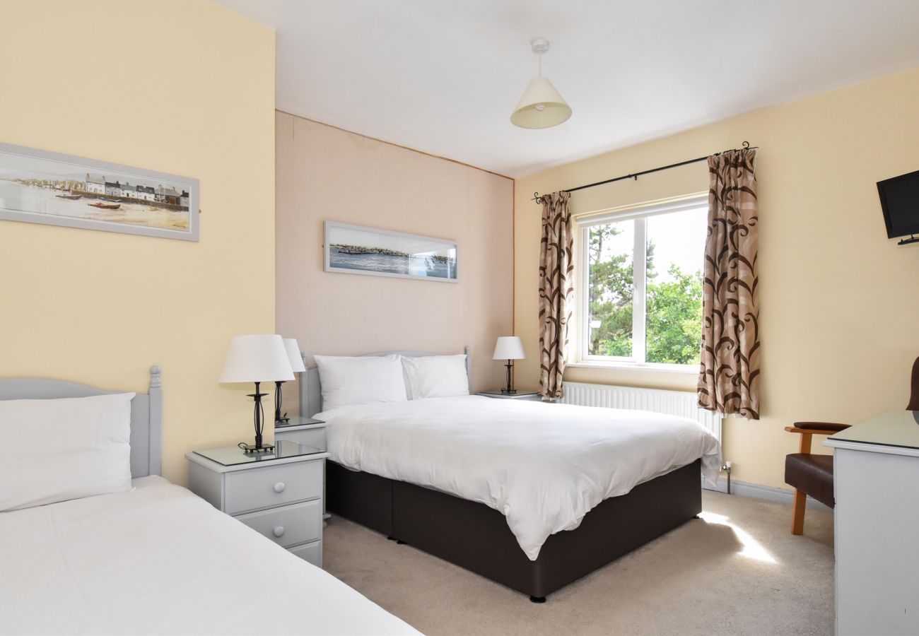 House in Ballyconneely - Mannin Lodge by Connemara Shores