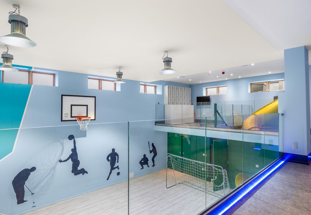 Villa in Clifden - Suaimhneas Villa with Castle and Sea Views 