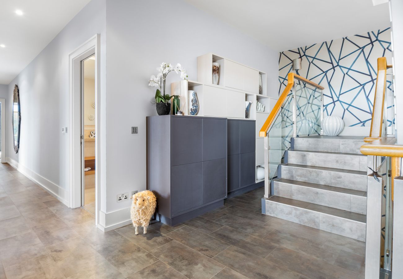 Villa in Clifden - Suaimhneas Villa with Castle and Sea Views 