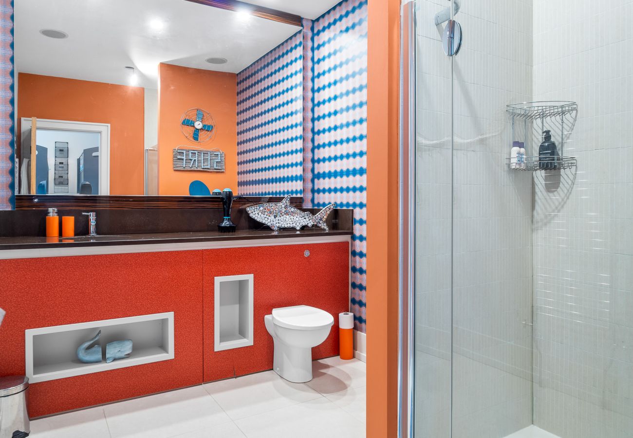 Villa in Clifden - Suaimhneas Villa with Castle and Sea Views 