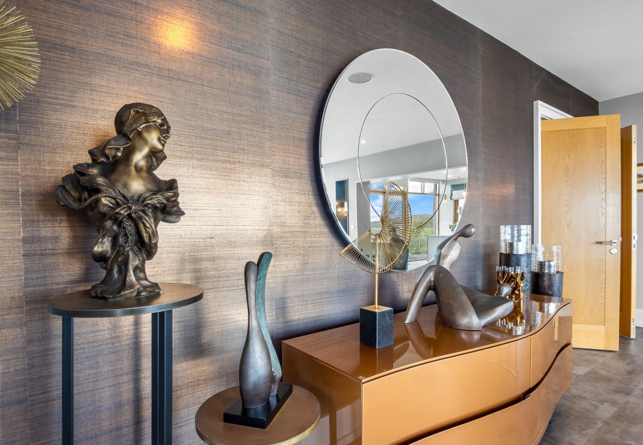 Villa in Clifden - Suaimhneas Villa with Castle and Sea Views 