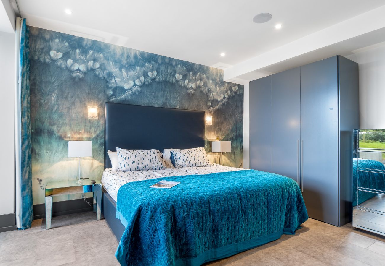 Villa in Clifden - Suaimhneas Villa with Castle and Sea Views 