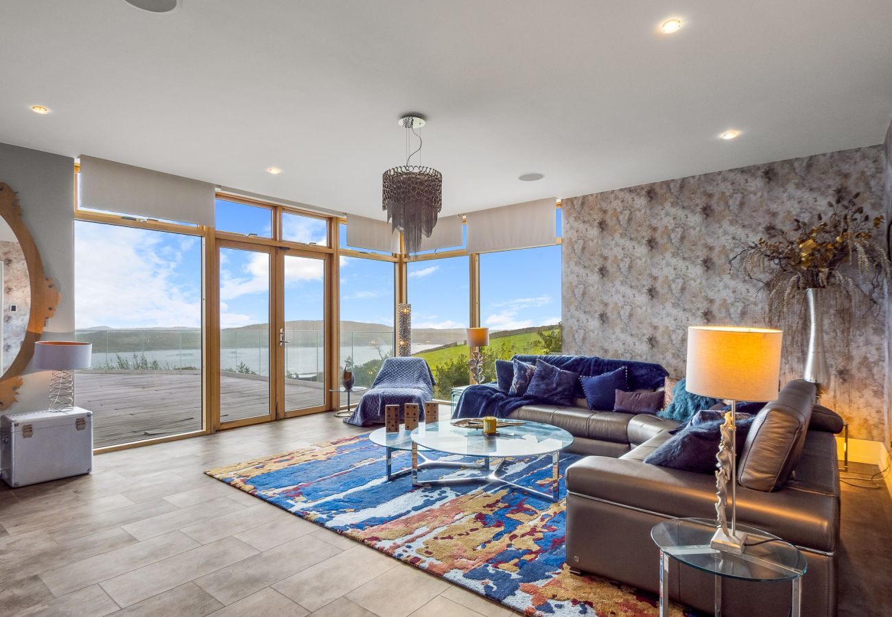 Villa in Clifden - Suaimhneas Villa with Castle and Sea Views 