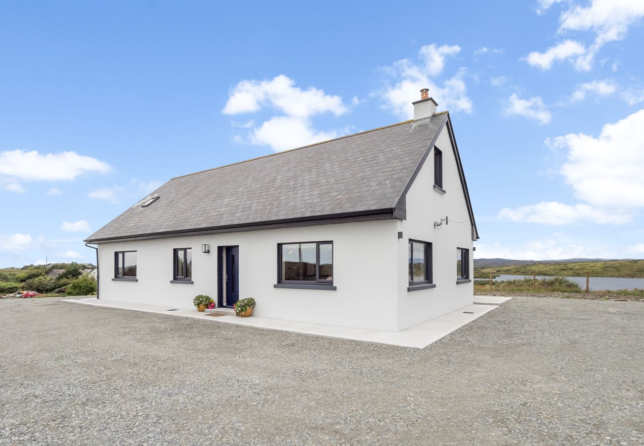 House in Ballyconneely - Lakeview House Ballyconneely