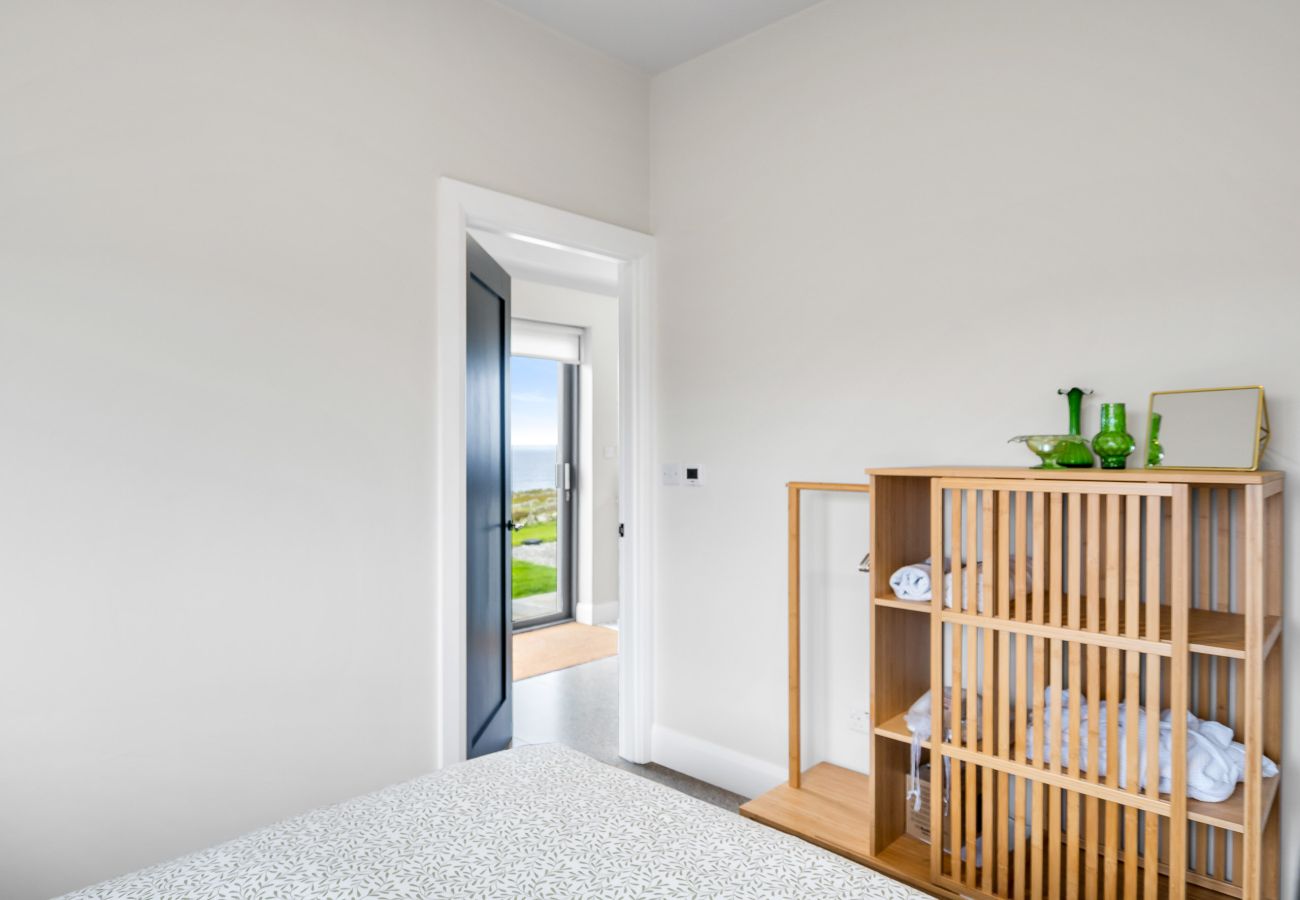 Chalet in Roundstone - Wave Watcher Luxurious Chalet 