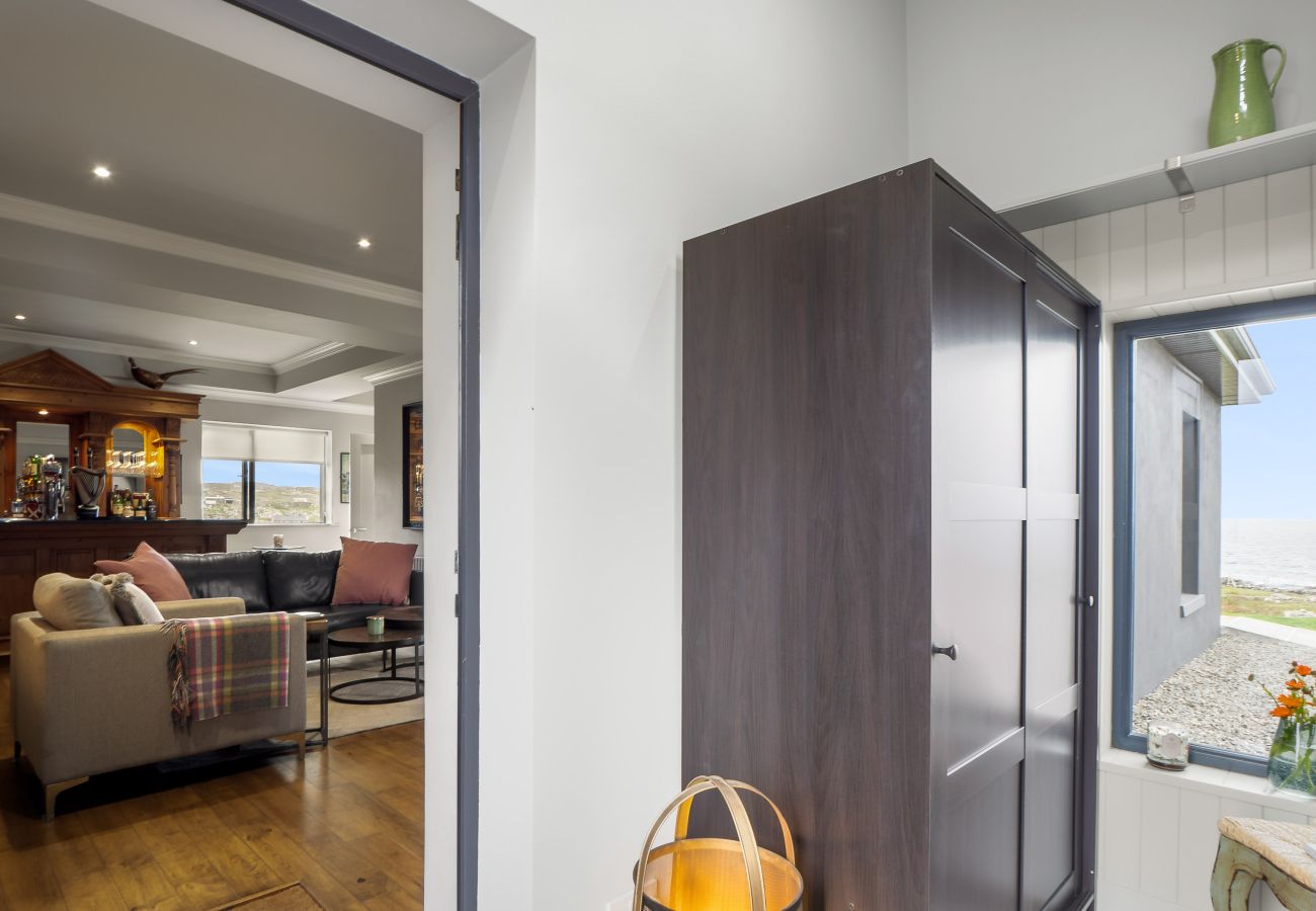 Chalet in Roundstone - Wave Watcher Luxurious Chalet 