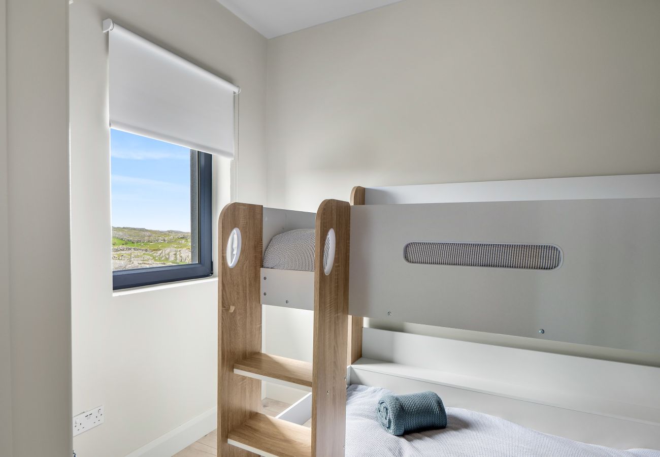 Chalet in Roundstone - Wave Watcher Luxurious Chalet 