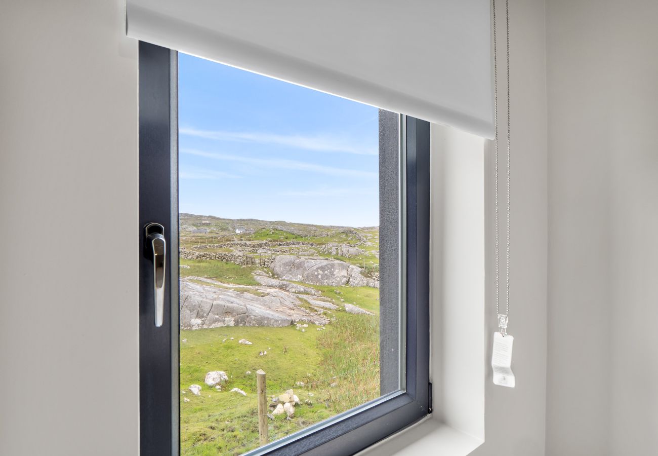 Chalet in Roundstone - Wave Watcher Luxurious Chalet 