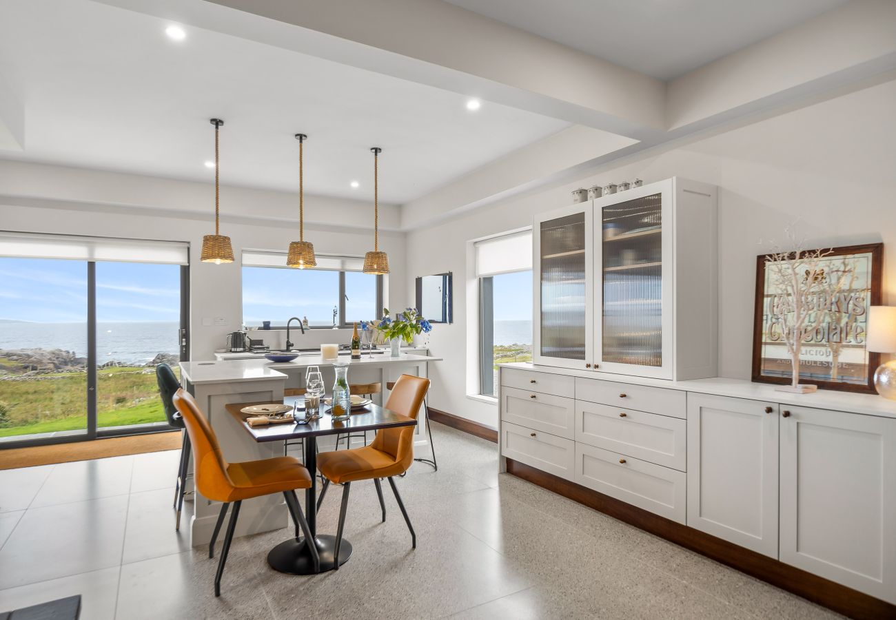 Chalet in Roundstone - Wave Watcher Luxurious Chalet 