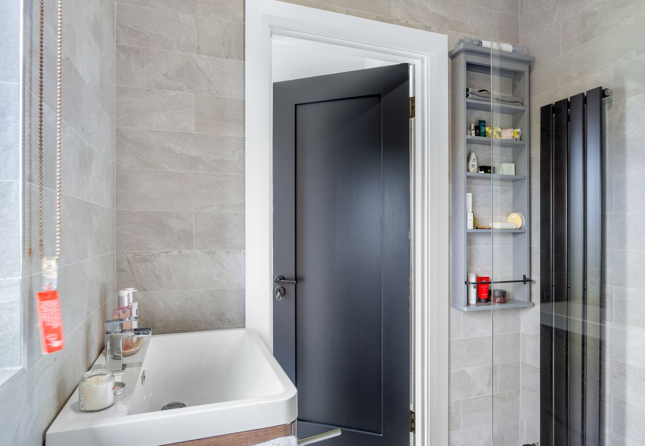 Chalet in Roundstone - Wave Watcher Luxurious Chalet 