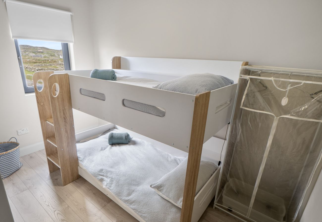 Chalet in Roundstone - Wave Watcher Luxurious Chalet 