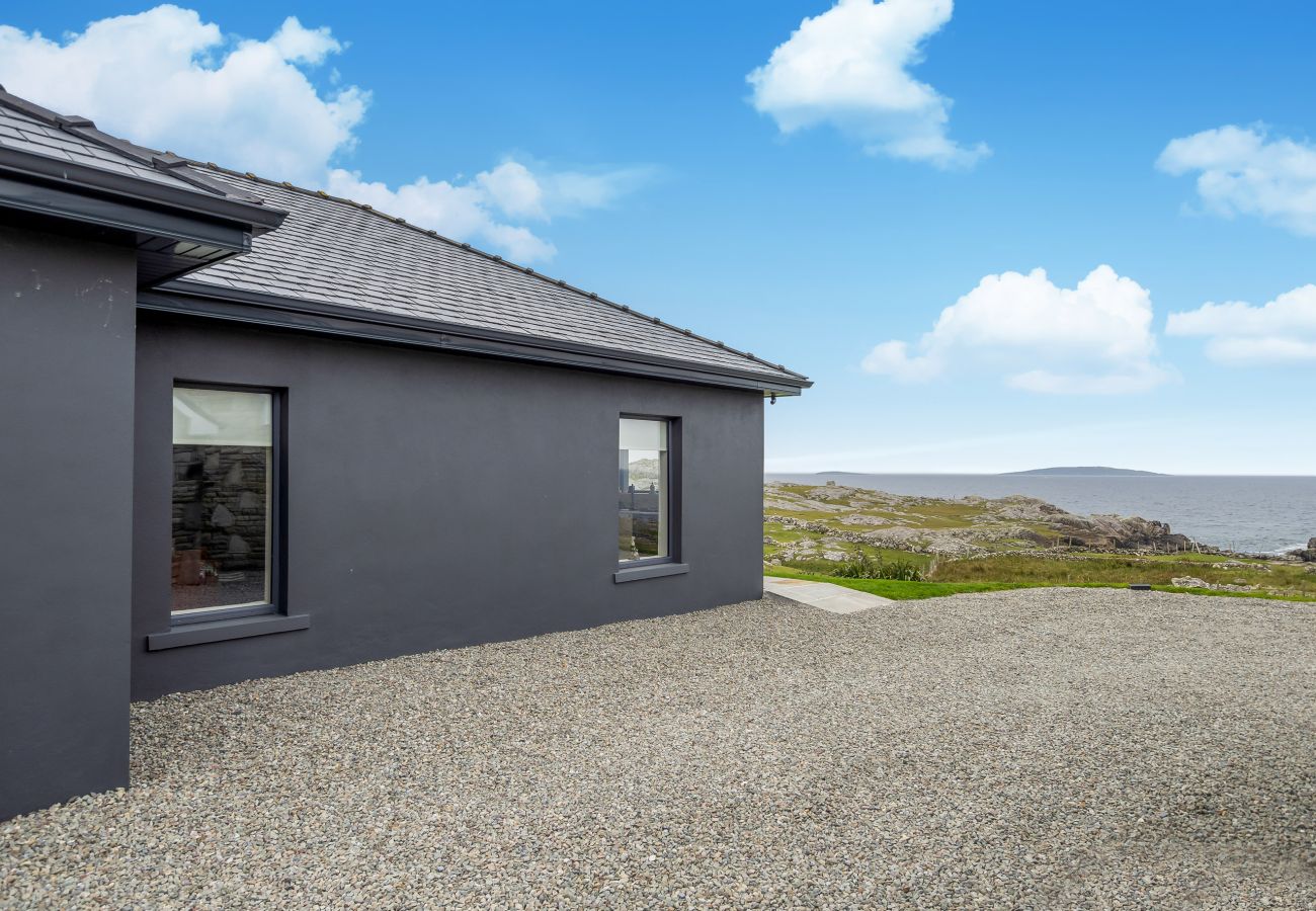 Chalet in Roundstone - Wave Watcher Luxurious Chalet 