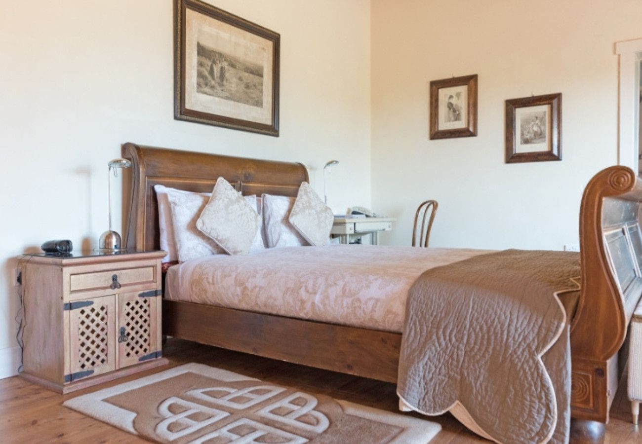 House in Clifden - Dolphin Beach House Close to the sea and town