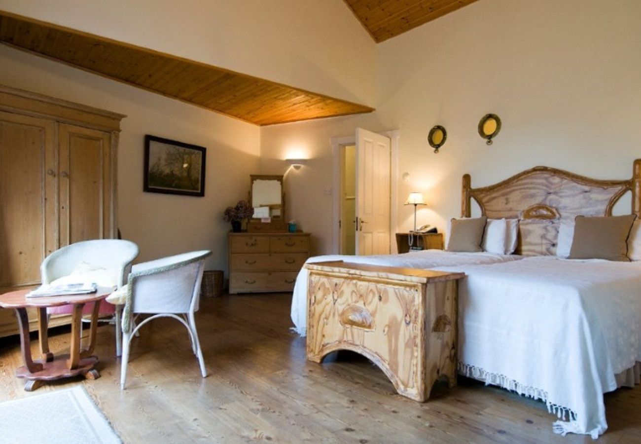 House in Clifden - Dolphin Beach House Close to the sea and town