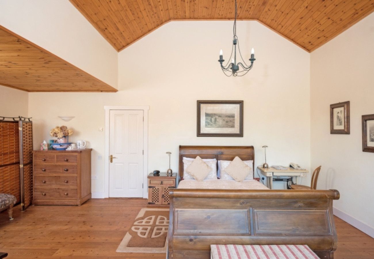 House in Clifden - Dolphin Beach House Close to the sea and town