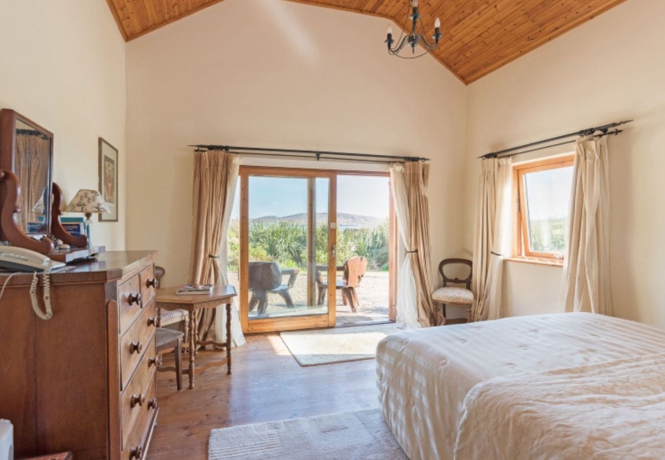 House in Clifden - Dolphin Beach House Close to the sea and town