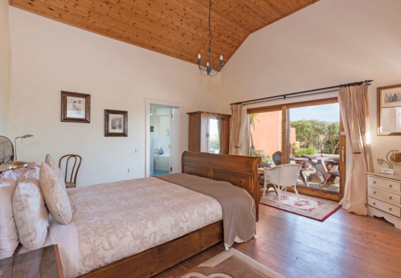 House in Clifden - Dolphin Beach House Close to the sea and town