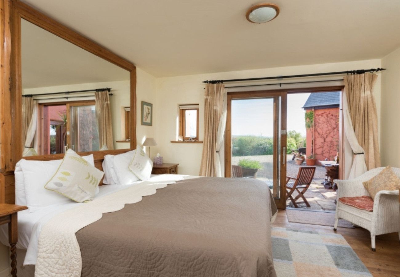 House in Clifden - Dolphin Beach House Close to the sea and town