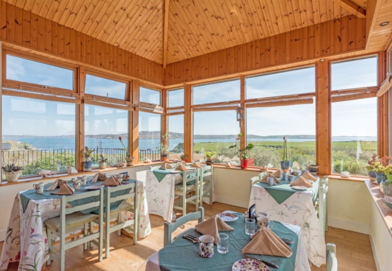 House in Clifden - Dolphin Beach House Close to the sea and town