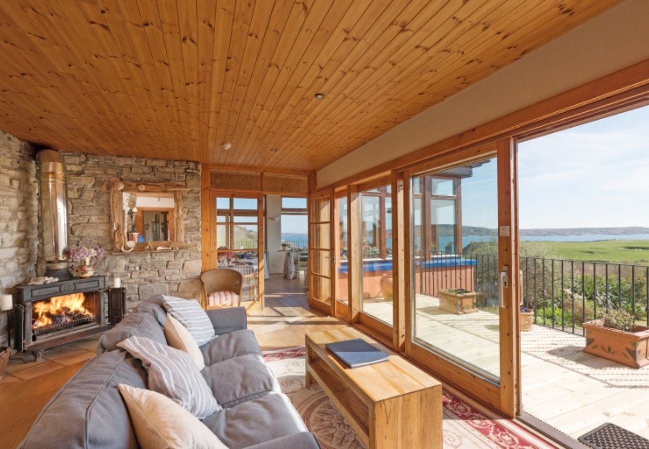 House in Clifden - Dolphin Beach House Close to the sea and town