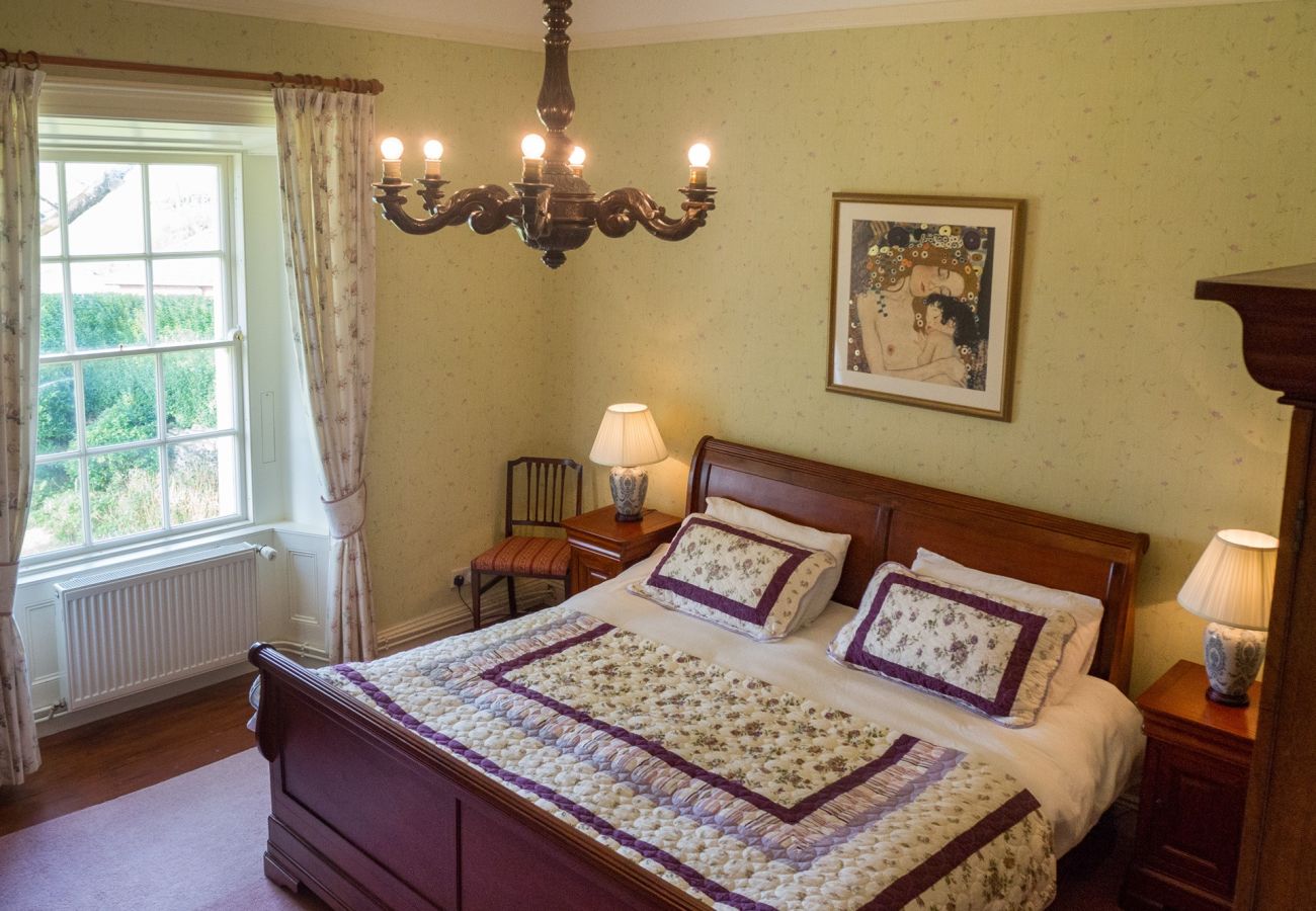 House in Clifden -  Kill House an elegant historic property 